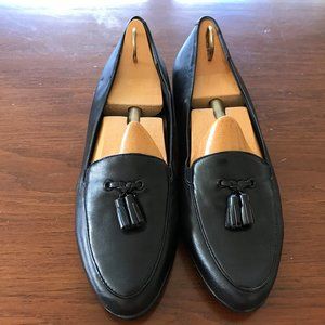 NWOT Black Trotters loafers size 8
